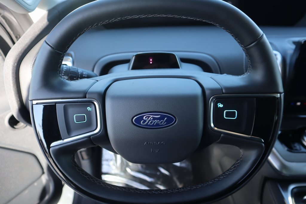 New 2025 Ford Expedition Platinum w/ Driver's Package image 3