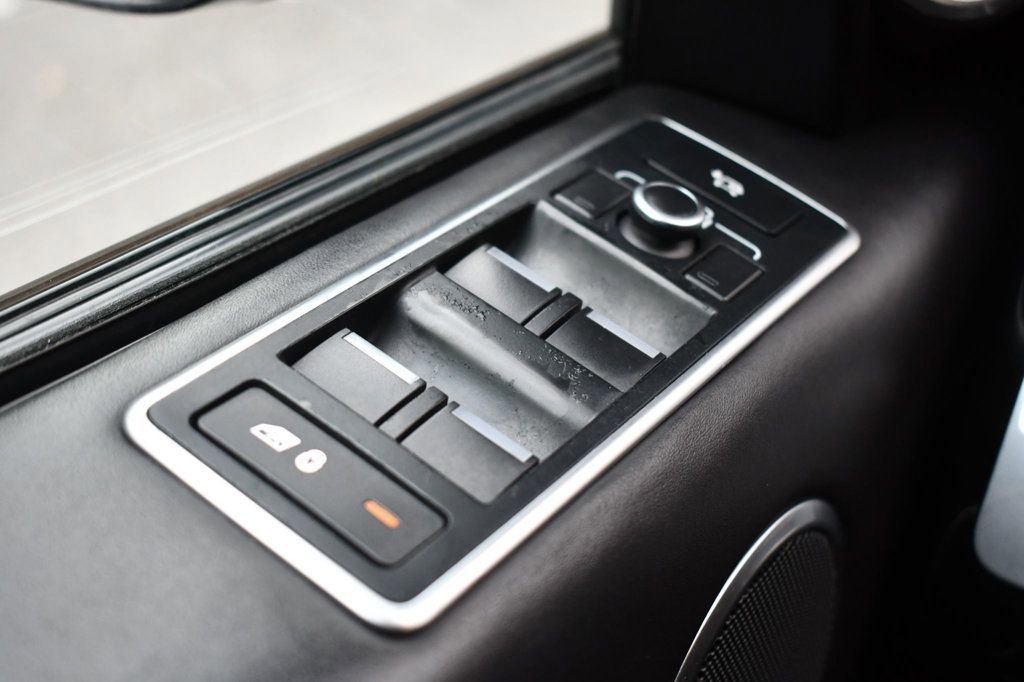 Used 2017 Land Rover Range Rover Long Wheelbase Autobiography image 19