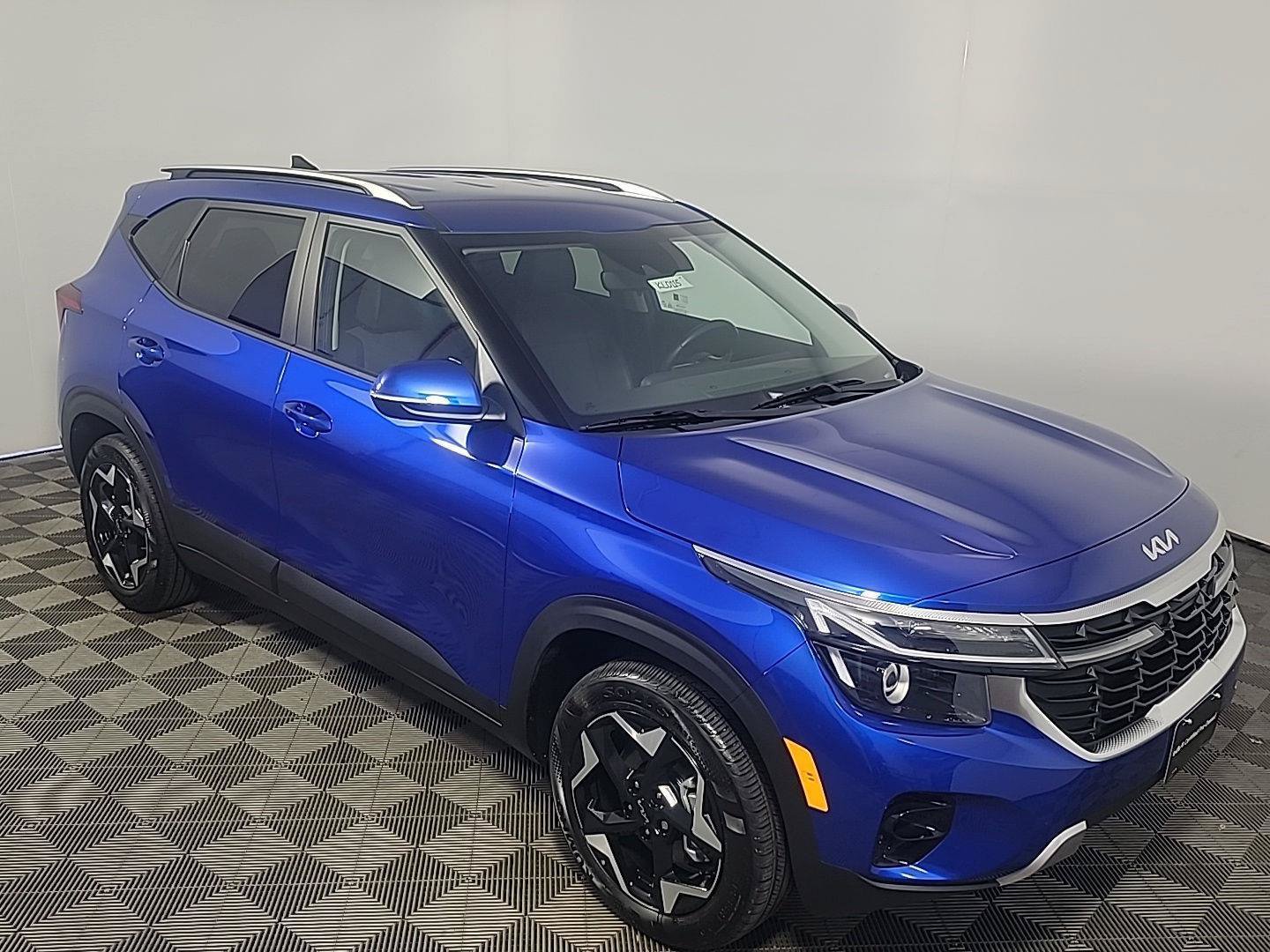 Used 2026 Kia Seltos S AWD/4WD image 2