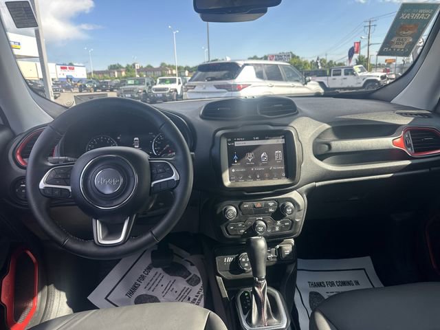 Used 2023 Jeep Renegade Trailhawk w/ Trailhawk Elite Group AWD/4WD image 14