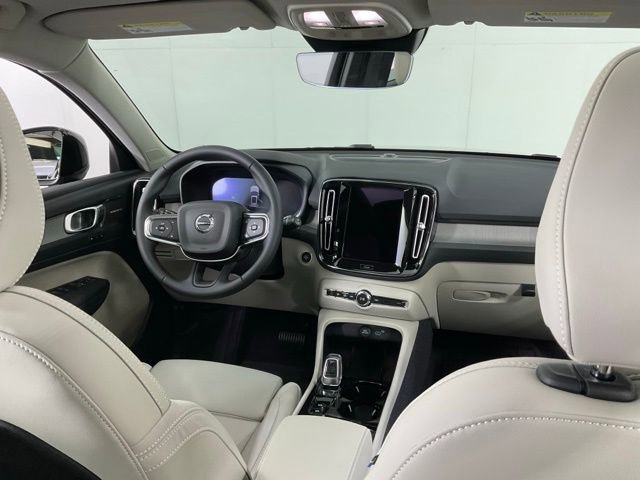 New 2026 Volvo XC40 B5 Ultra w/ Protection Package Premier image 32
