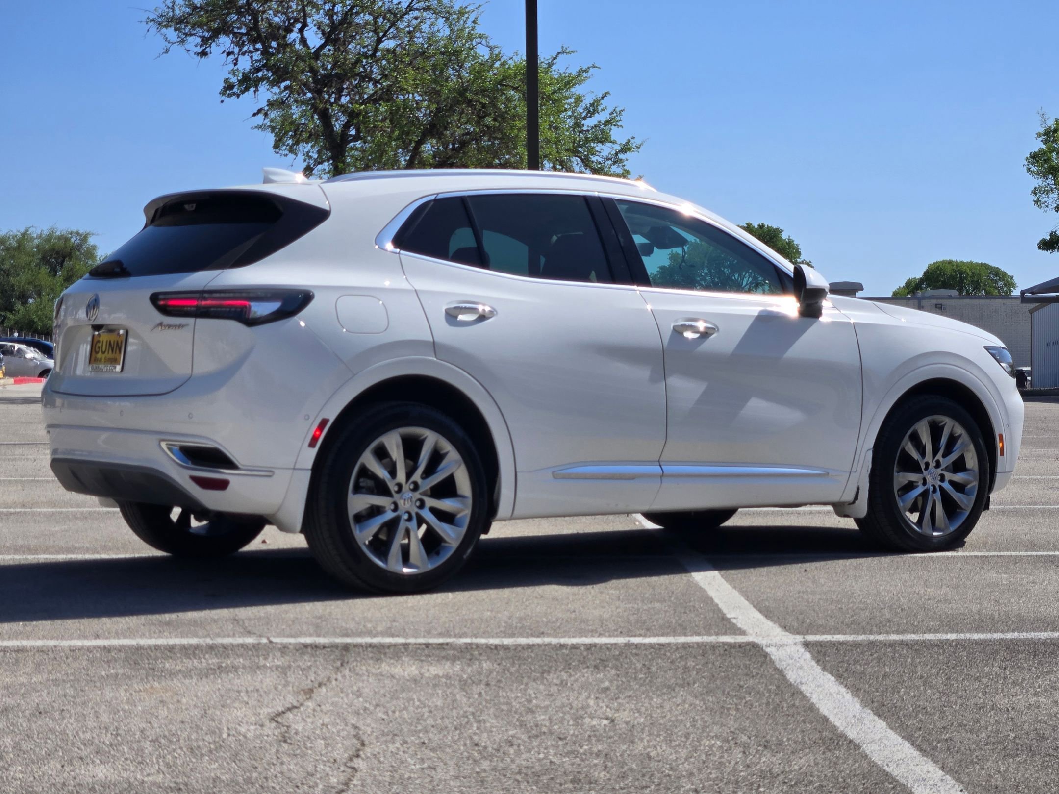 Used 2022 Buick Envision Avenir w/ Technology Package II image 4