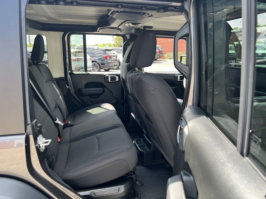 Used 2023 Jeep Gladiator Sport image 24