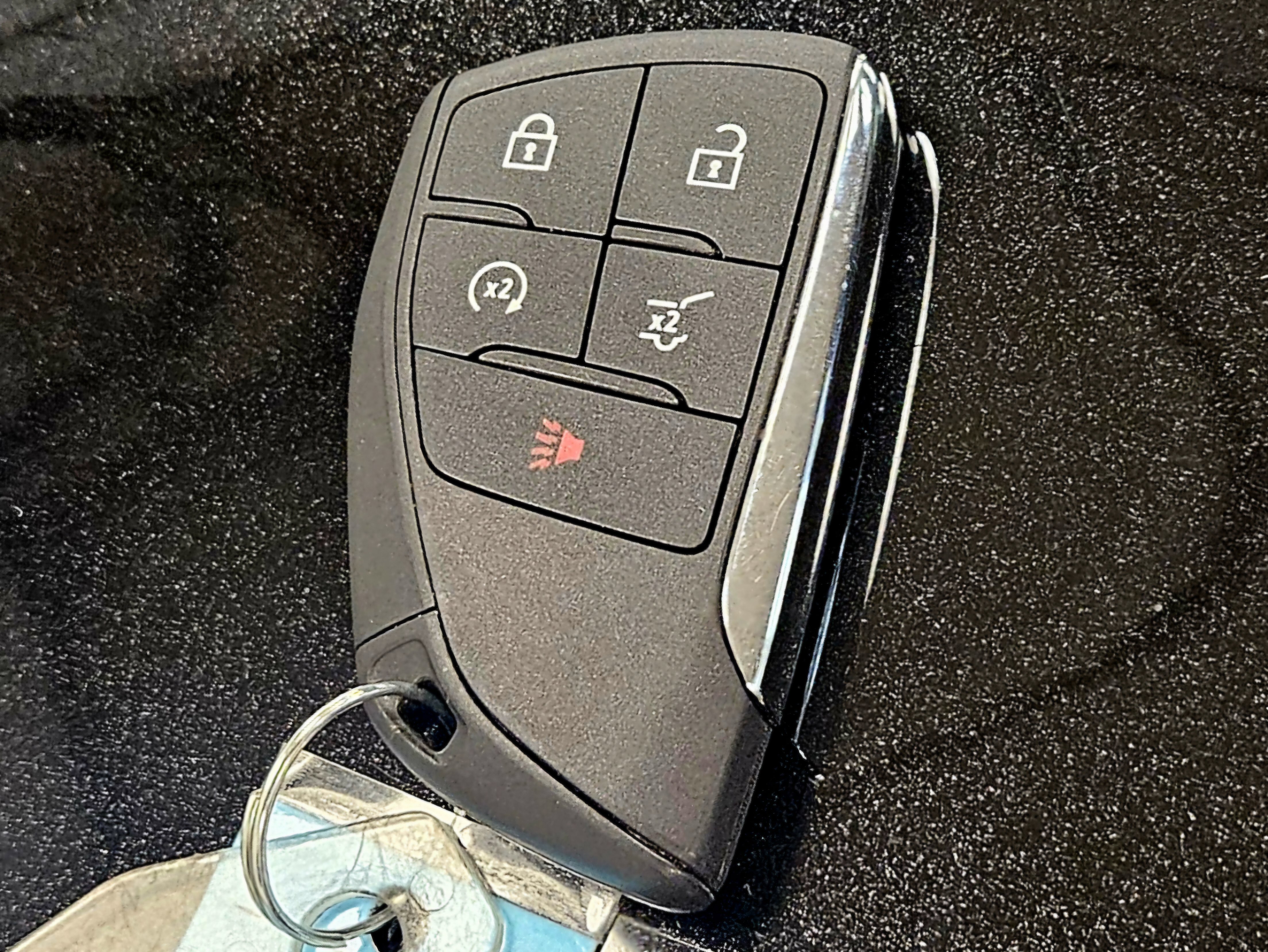 Used 2025 Chevrolet Traverse Z71 w/ Driver Confidence Package image 44