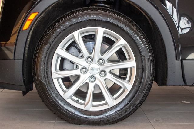 Used 2023 Cadillac XT4 Luxury w/ Cold Weather Package AWD/4WD image 9