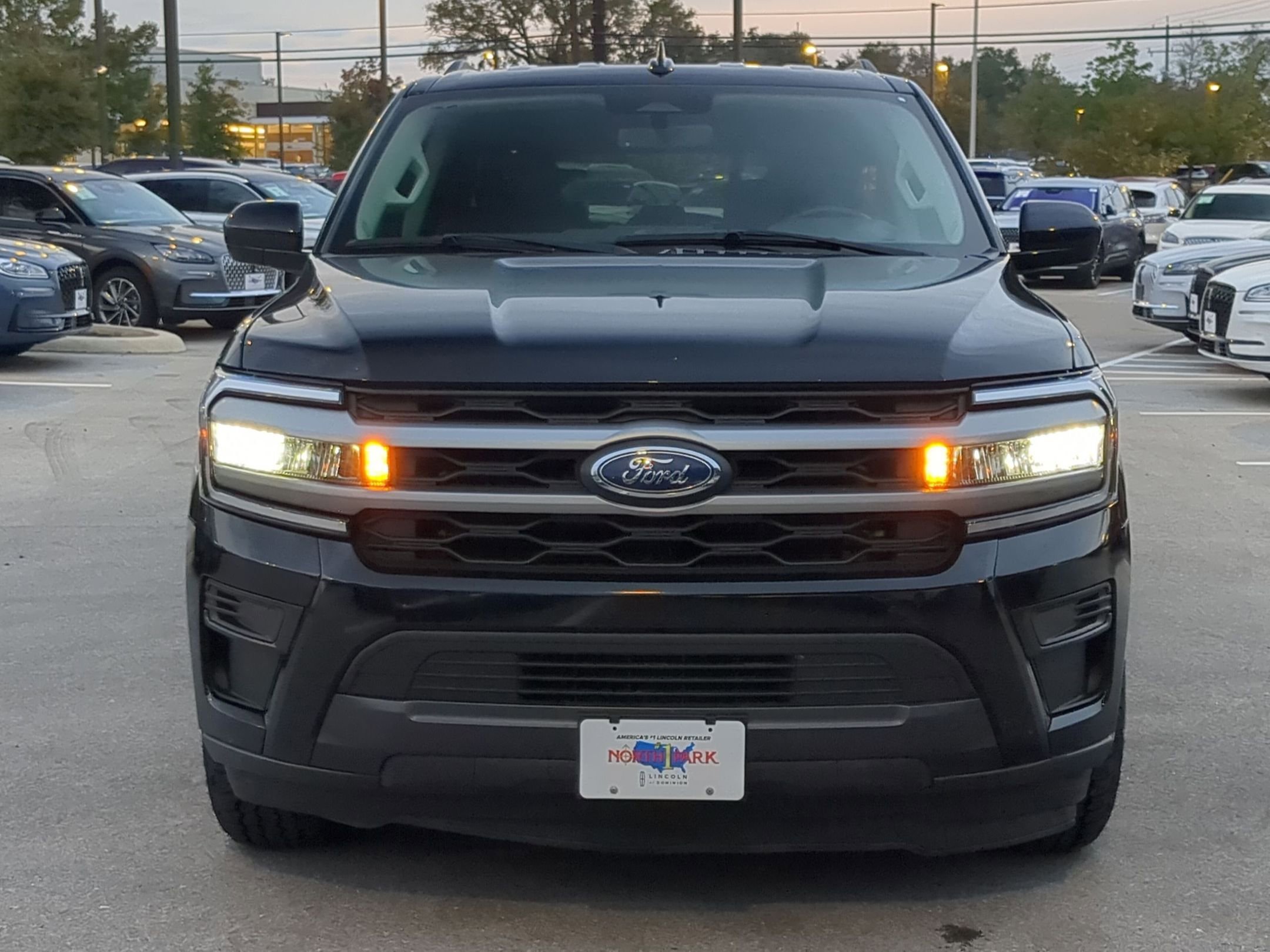 Used 2024 Ford Expedition Max XLT image 8