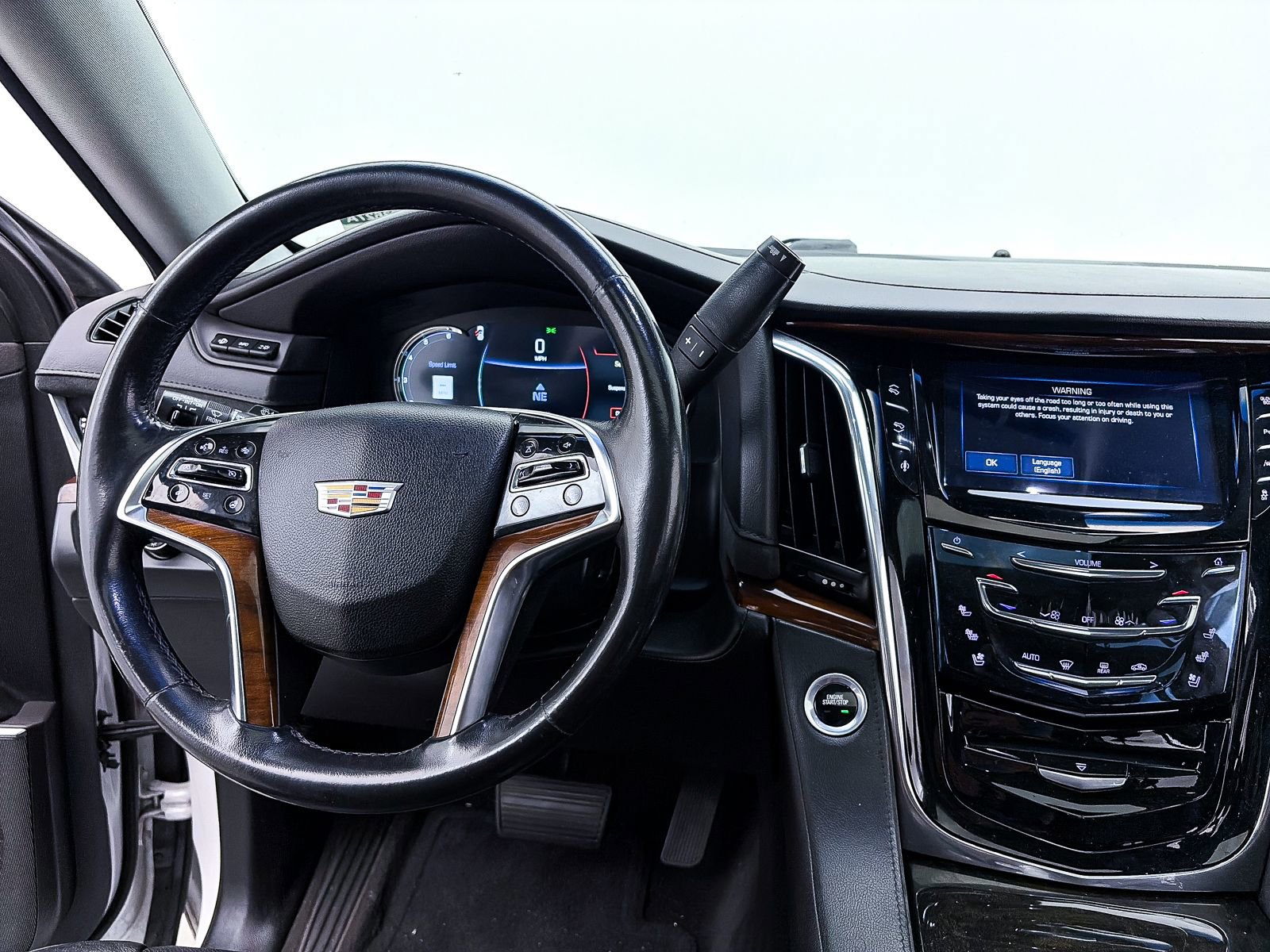 Used 2016 Cadillac Escalade Luxury image 6