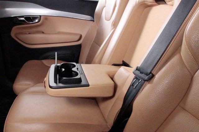 Used 2016 Volvo XC90 T6 Momentum image 27