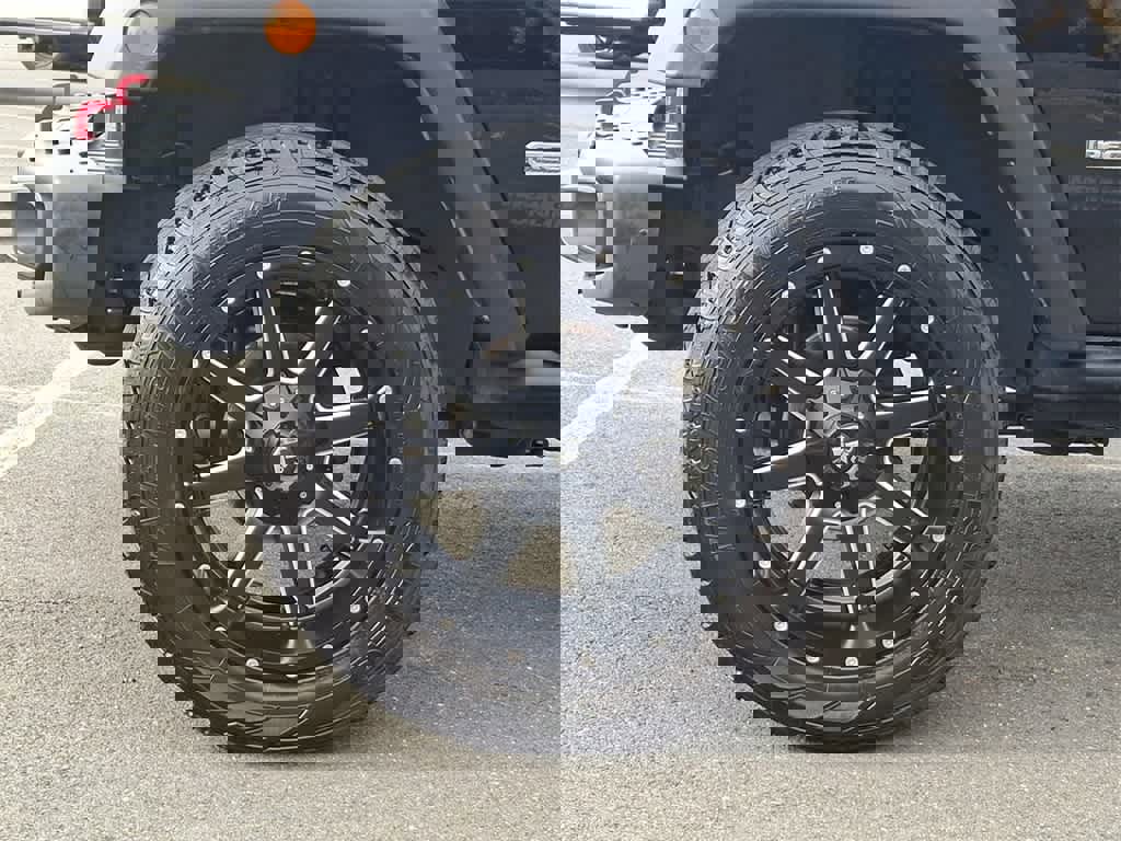 Used 2017 Jeep Wrangler Unlimited Rubicon image 28