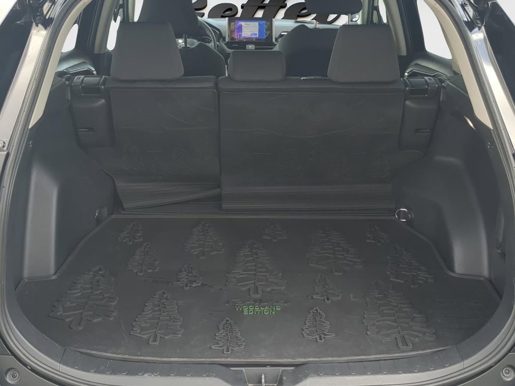 Used 2023 Toyota RAV4 AWD Hybrid image 11