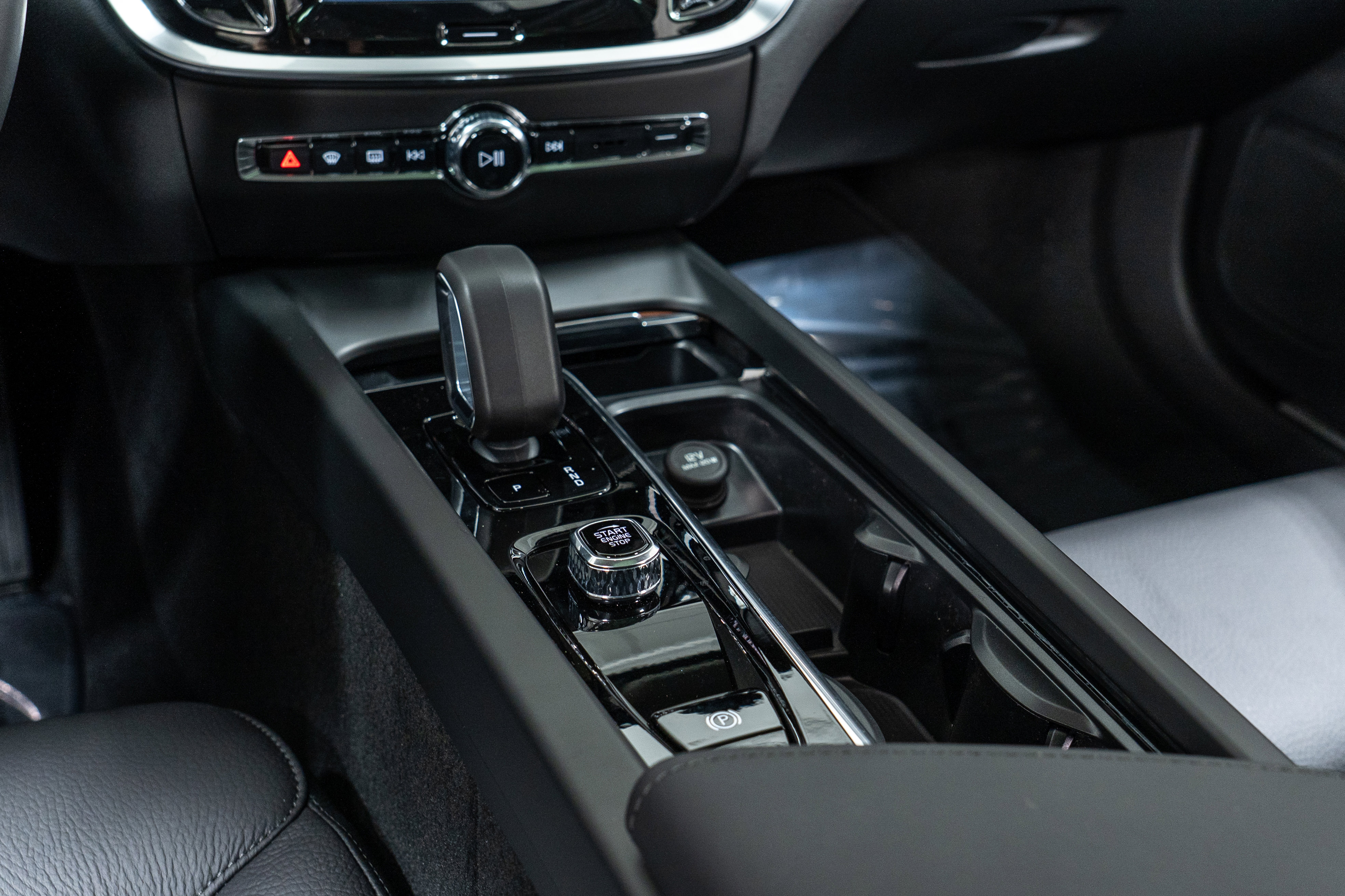 New 2026 Volvo V60 B5 Cross Country Plus w/ Climate Package image 20