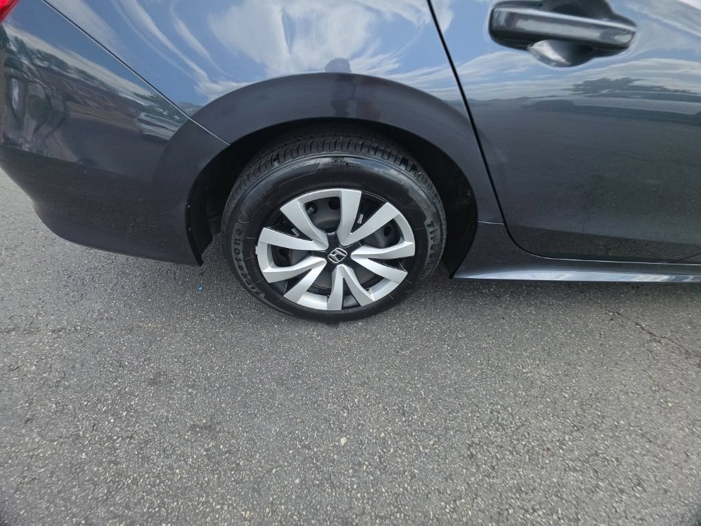 Used 2023 Honda Civic LX image 9