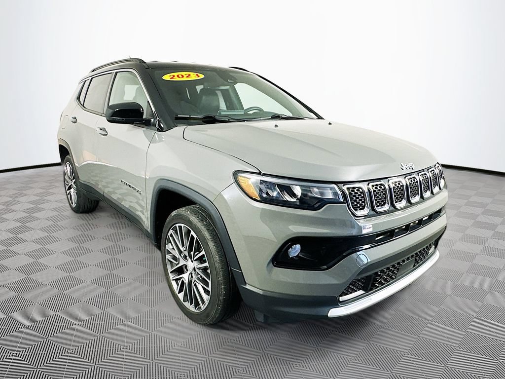 Used 2023 Jeep Compass Limited w/ Elite Group AWD/4WD image 2