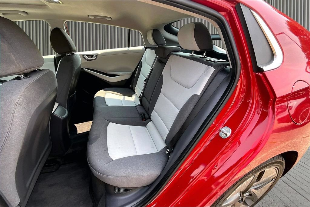 Used 2020 Hyundai Ioniq SEL FWD image 26