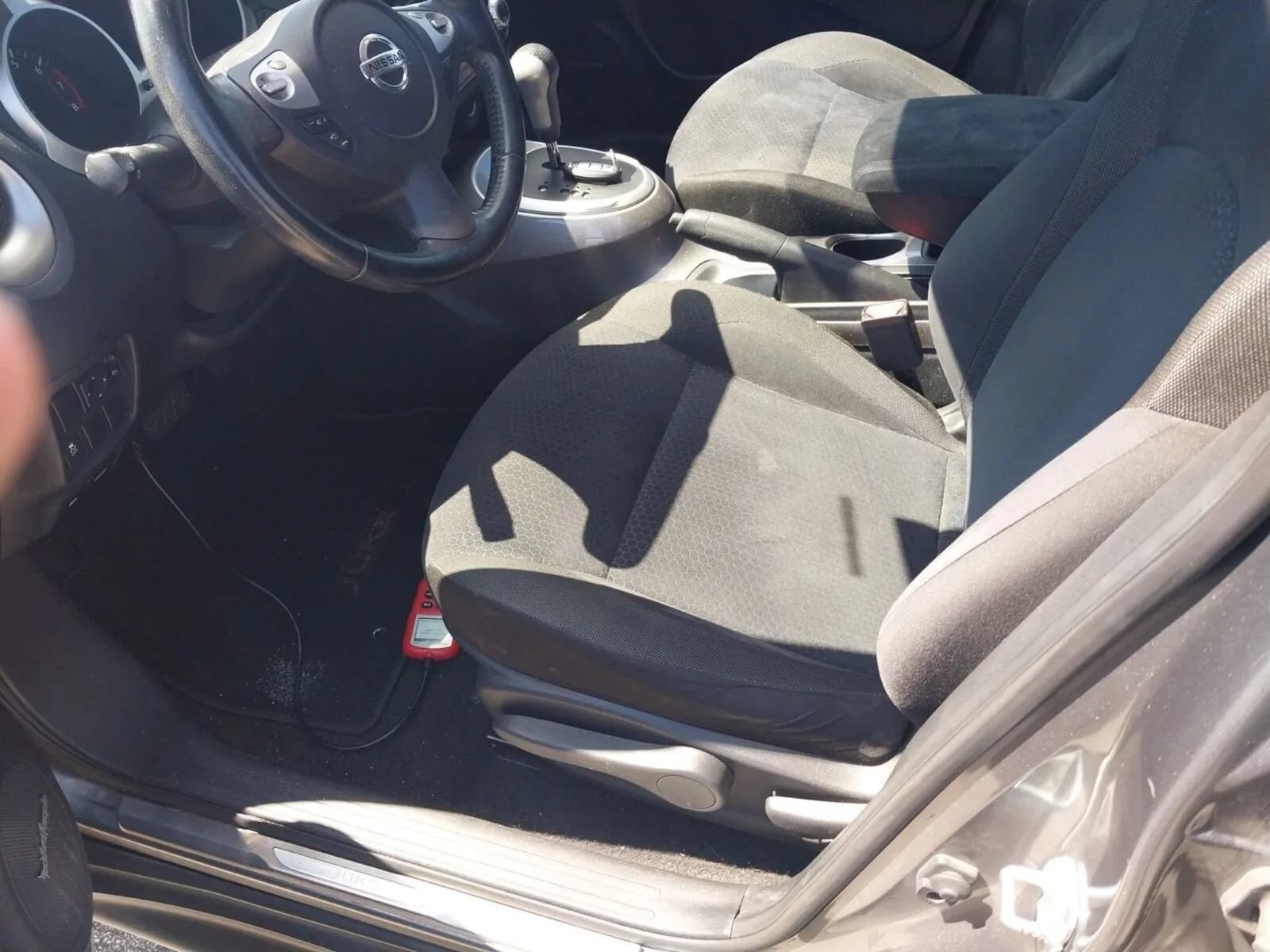 Used 2015 Nissan Juke SV w/ Technology Package FWD image 4