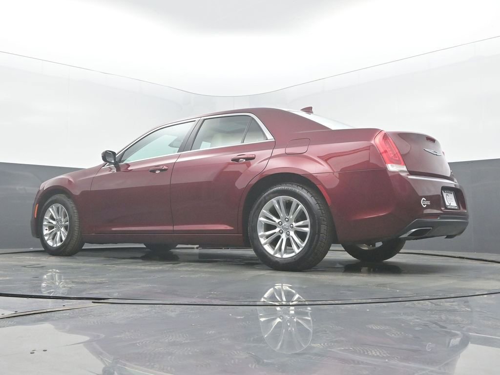 Used 2016 Chrysler 300 Limited image 46
