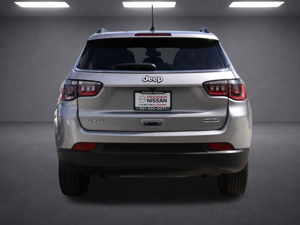 Used 2024 Jeep Compass Latitude image 5