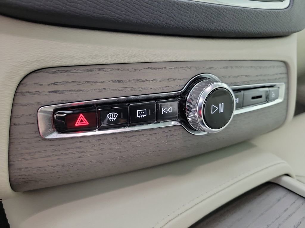 Used 2024 Volvo XC90 B6 Plus w/ Protection Package AWD/4WD image 29