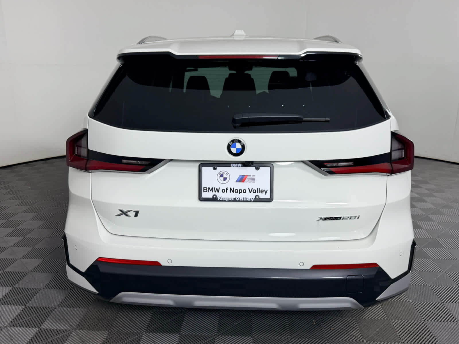 New 2027 BMW X1 xDrive28i AWD/4WD image 4