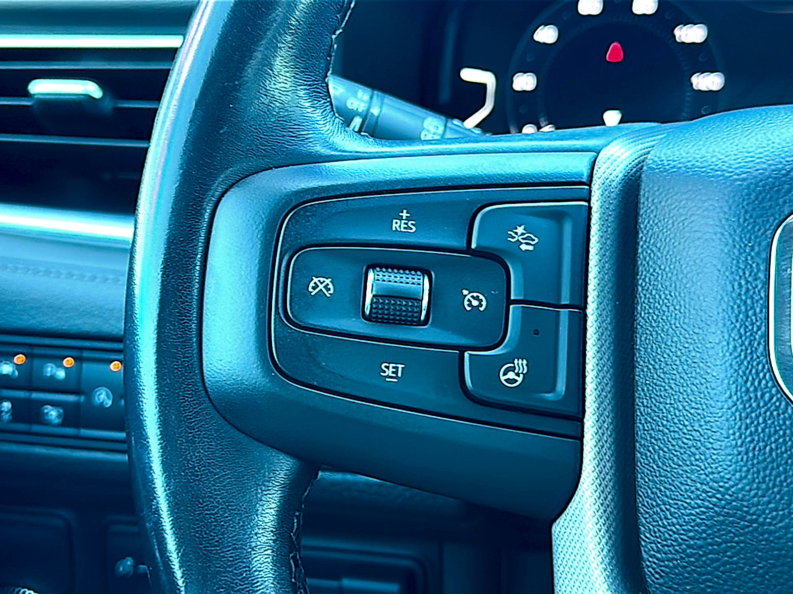 Used 2022 GMC Yukon Denali w/ Denali Premium Package image 31