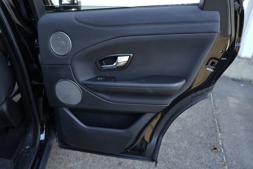 Used 2019 Land Rover Range Rover Evoque SE AWD/4WD image 37