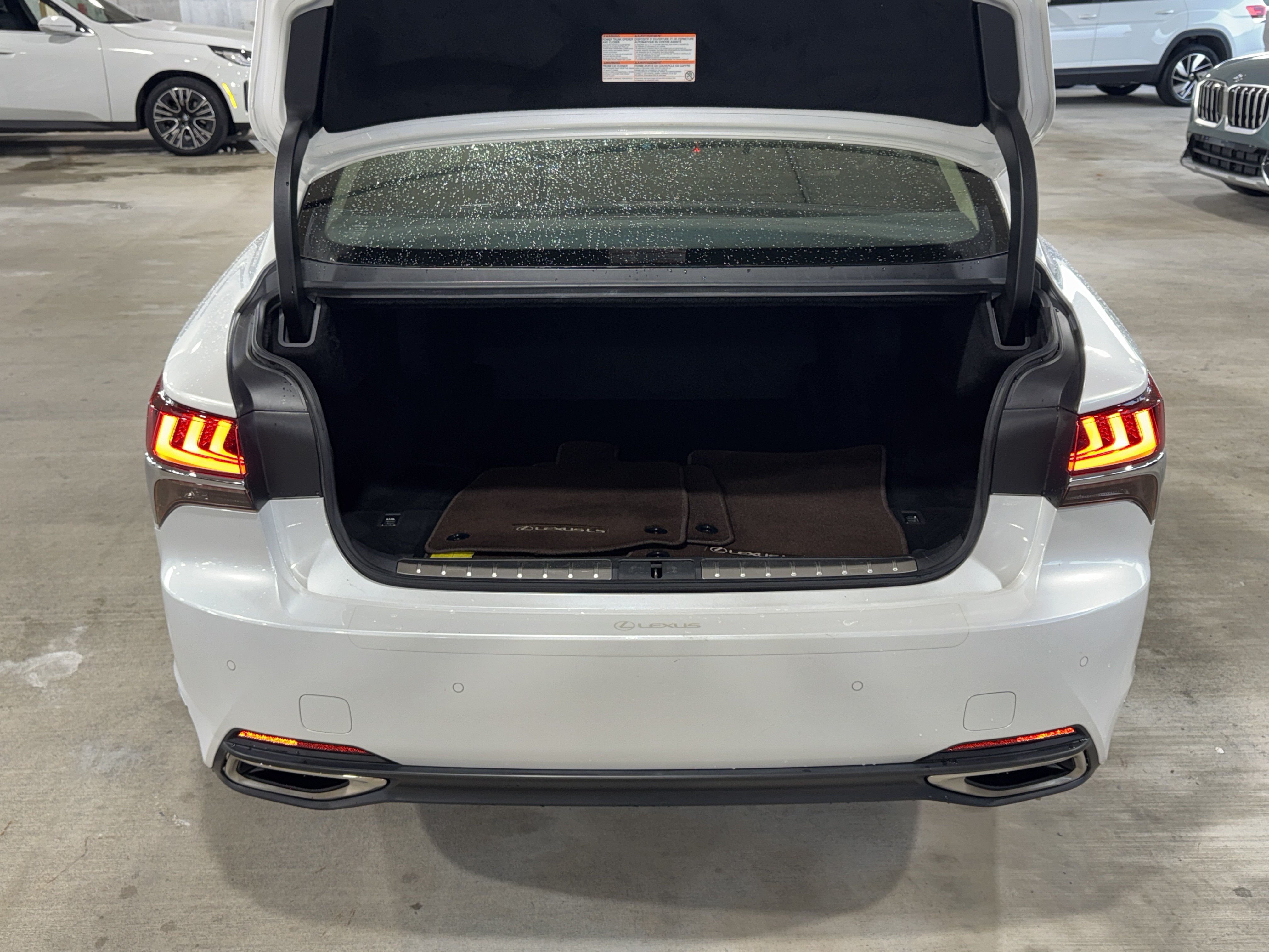 Used 2019 Lexus LS 500 w/ Accessory Package (Z2) RWD image 13