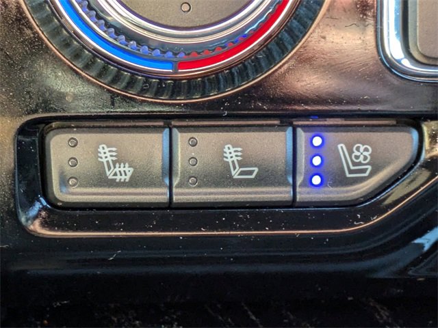 Used 2021 GMC Yukon Denali w/ Denali Premium Package image 24