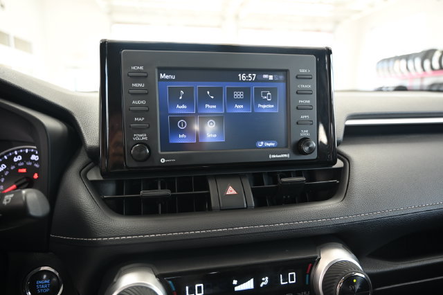 Used 2022 Toyota RAV4 XLE AWD/4WD image 16