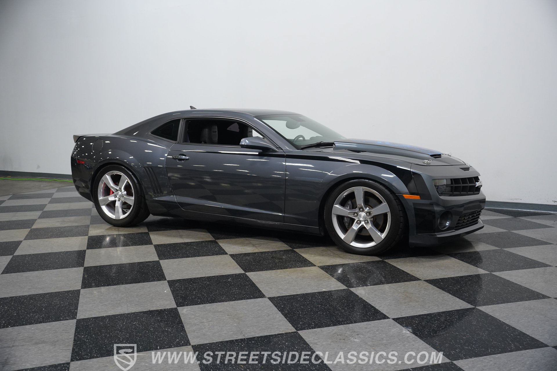 Used 2010 Chevrolet Camaro SS w/ RS Package RWD image 15