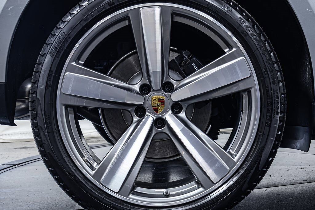Certified 2025 Porsche Macan image 23