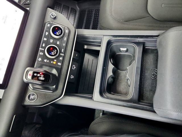 Used 2022 Land Rover Defender 110 image 21