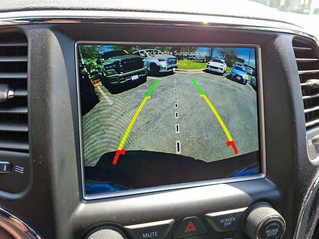 Used 2018 Jeep Grand Cherokee Laredo image 16