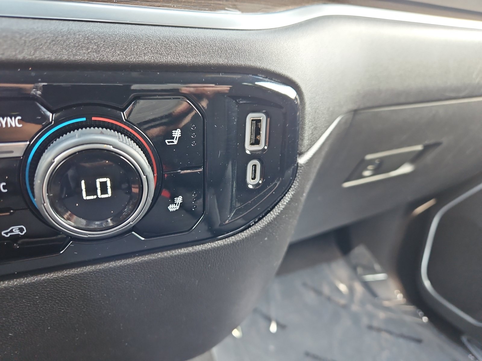 Used 2024 Chevrolet Silverado 1500 LT AWD/4WD image 22