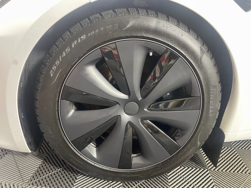Used 2023 Tesla Model S Standard Range image 16