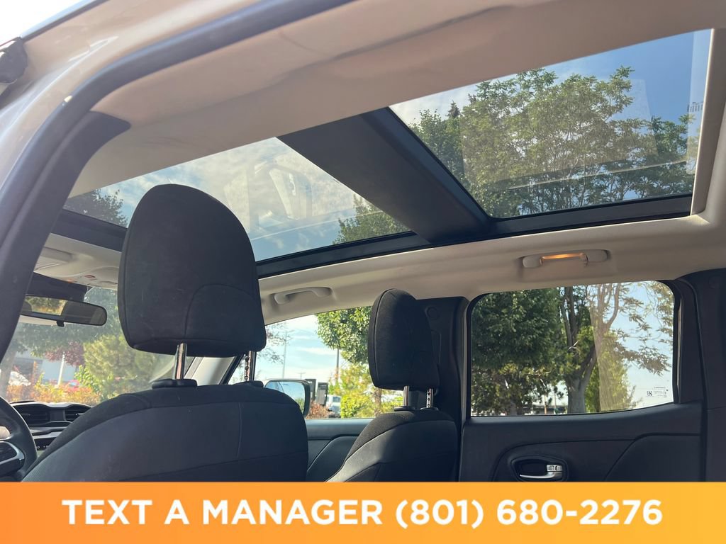 Used 2020 Jeep Renegade Trailhawk w/ UConnect 8.4 Nav Group AWD/4WD image 27