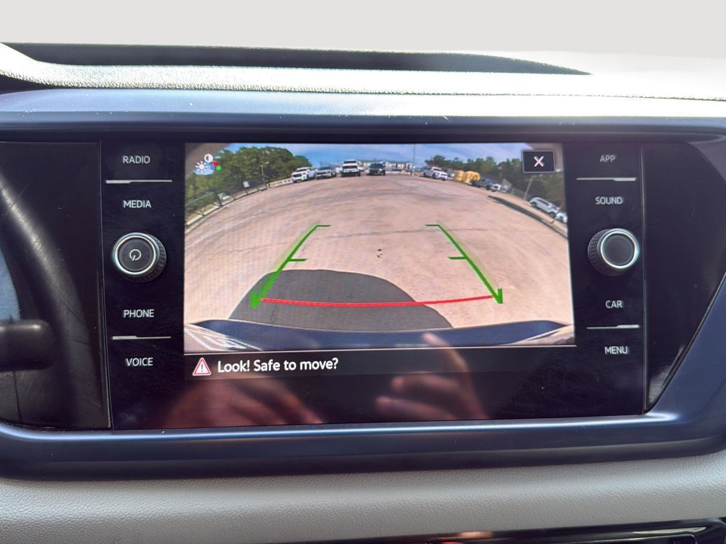 Used 2022 Volkswagen Taos SE image 27