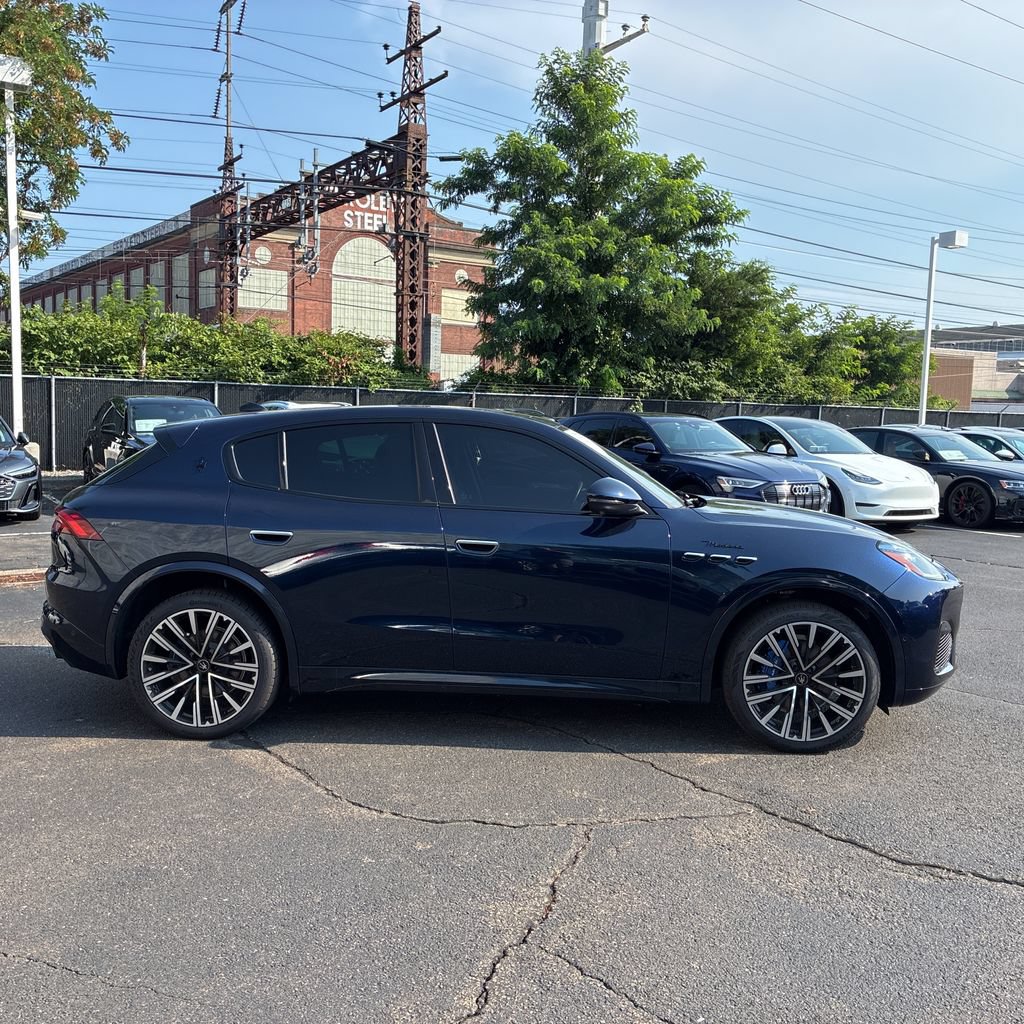 Used 2023 Maserati Grecale Modena AWD/4WD image 7
