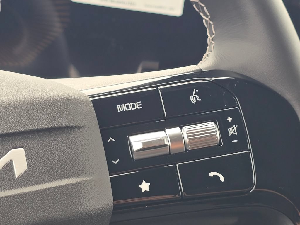 New 2027 Kia Carnival LX FWD image 17