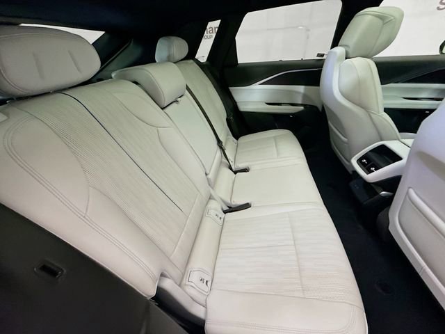 Used 2025 Cadillac Lyriq Sport image 29