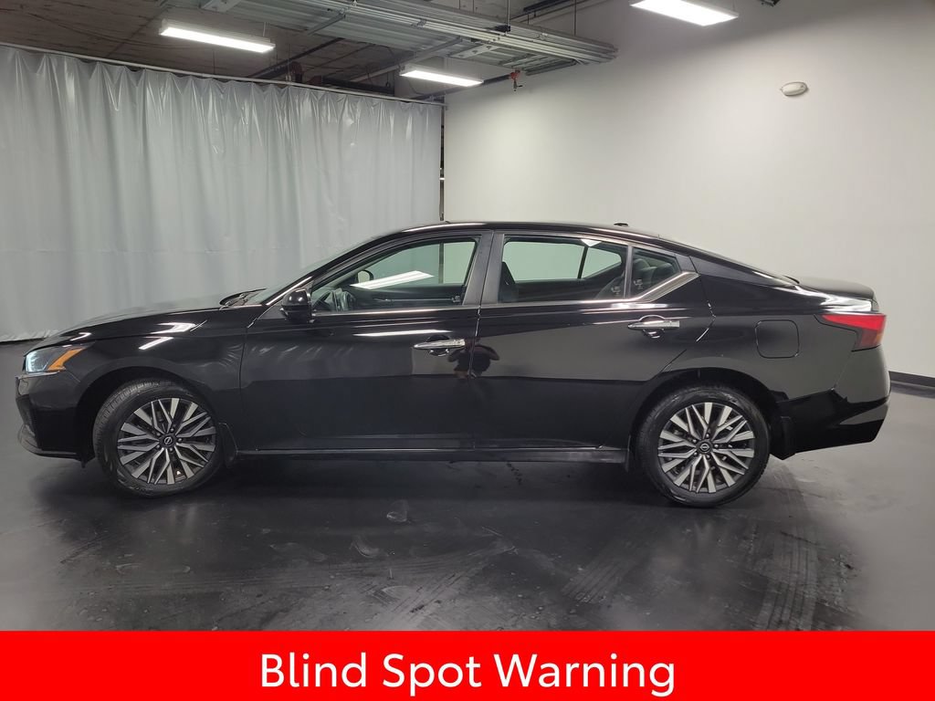 Used 2023 Nissan Altima 2.5 SV AWD/4WD image 5