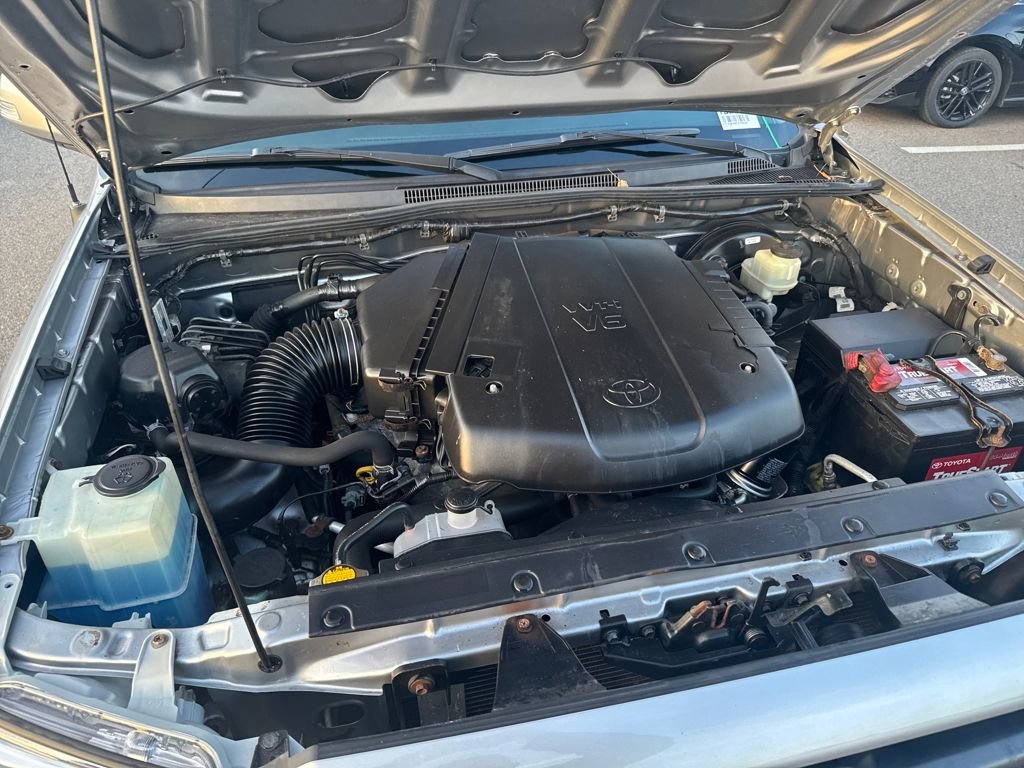 Used 2015 Toyota Tacoma 4x4 Access Cab V6 w/ TRD Sport Package image 44