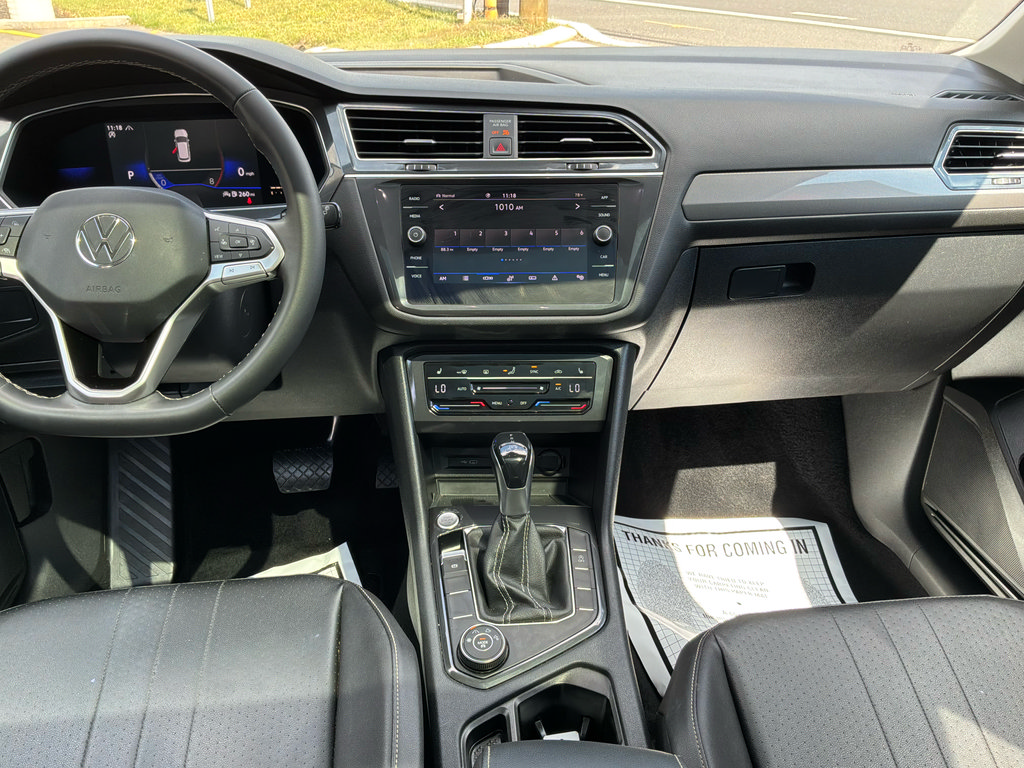 Used 2022 Volkswagen Tiguan SE w/ Panoramic Sunroof Package AWD/4WD image 28