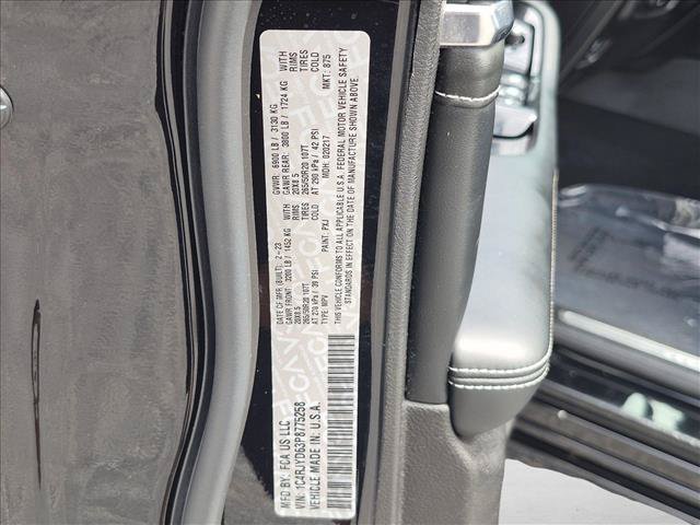 Used 2023 Jeep Grand Cherokee Overland AWD/4WD image 26