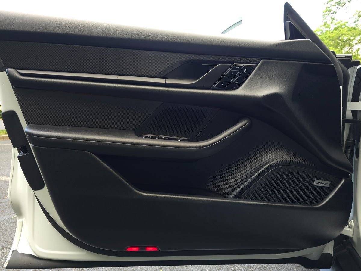 Used 2020 Porsche Taycan 4S w/ Premium Package image 26