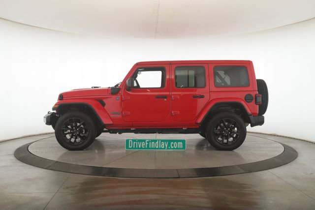 Used 2025 Jeep Wrangler Unlimited Sahara w/ Safety Group image 9
