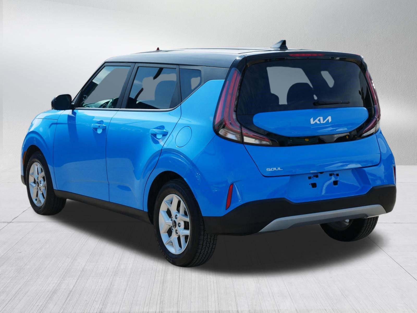 Certified 2023 Kia Soul S image 5