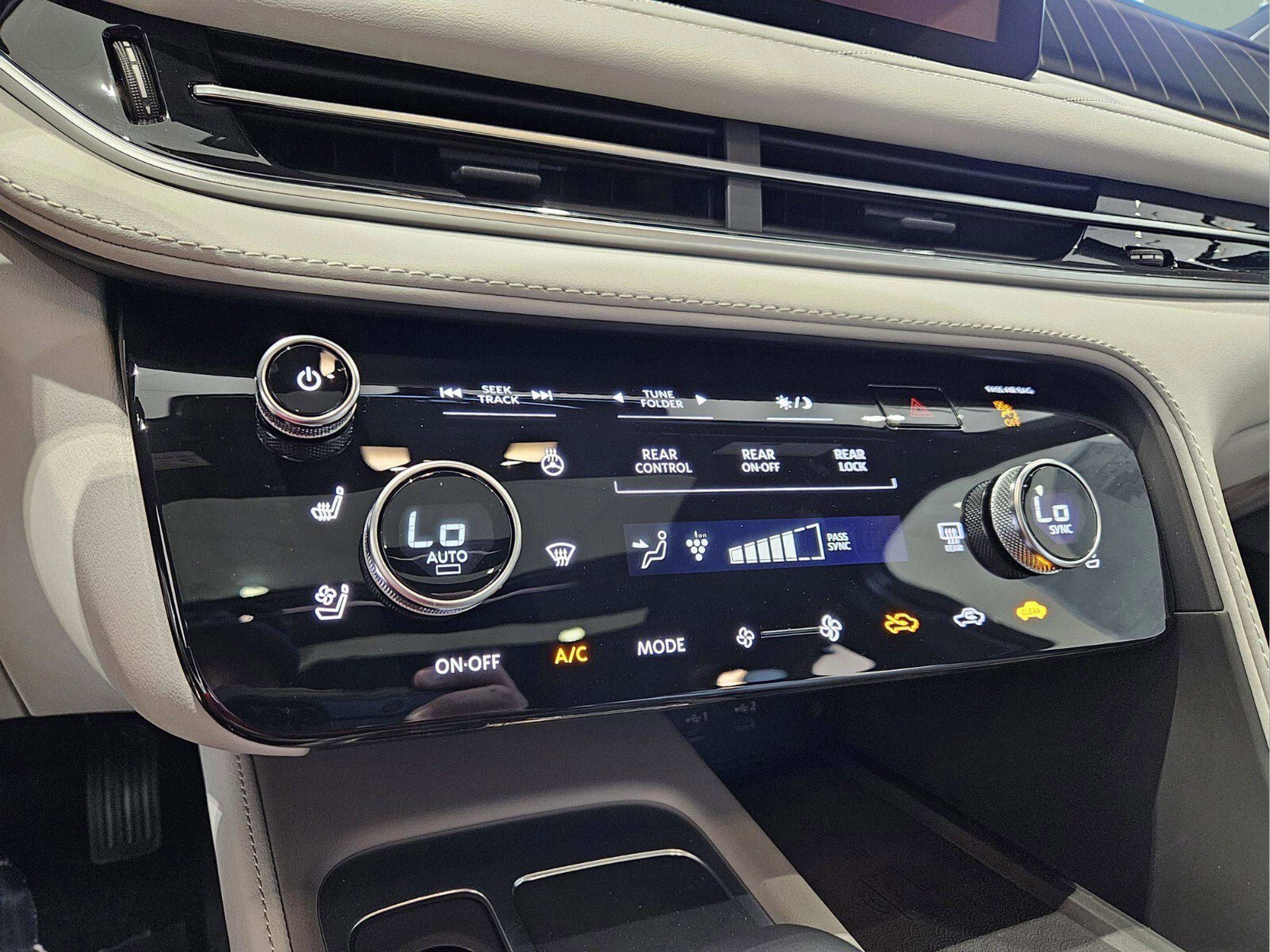 New 2026 INFINITI QX60 Autograph w/ Autograph Tech Package image 17