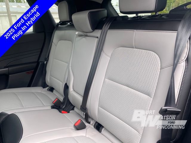 New 2025 Ford Escape SE image 17