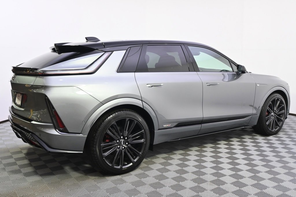 New 2026 Cadillac Lyriq V image 7