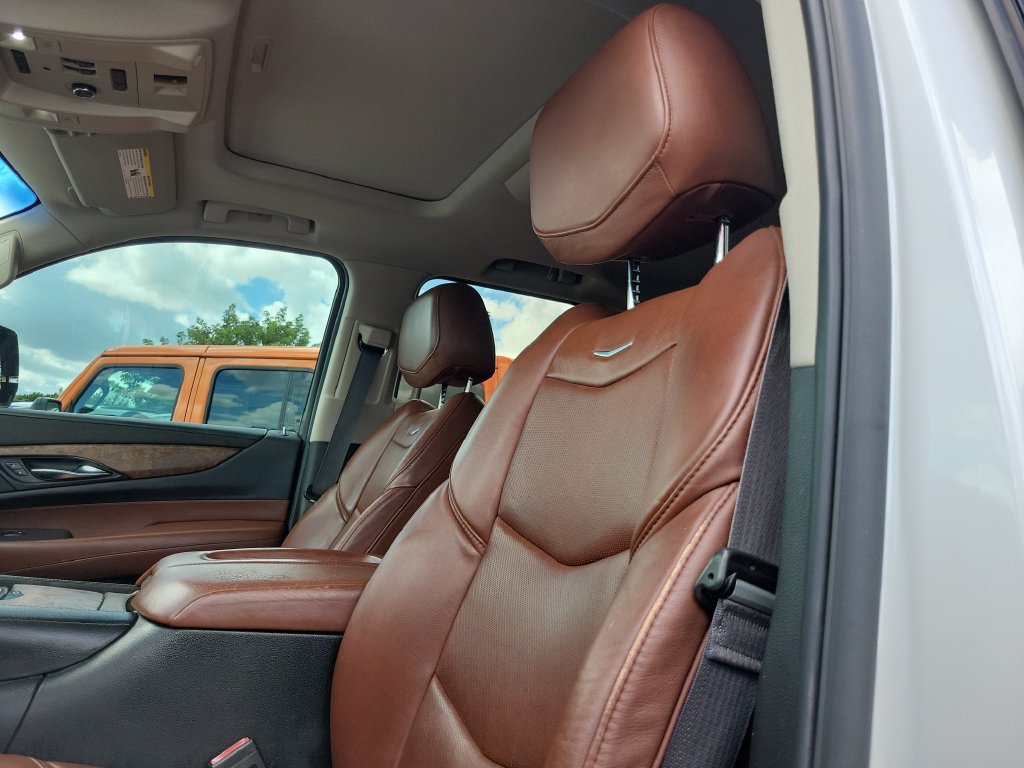 Used 2016 Cadillac Escalade Premium RWD image 19